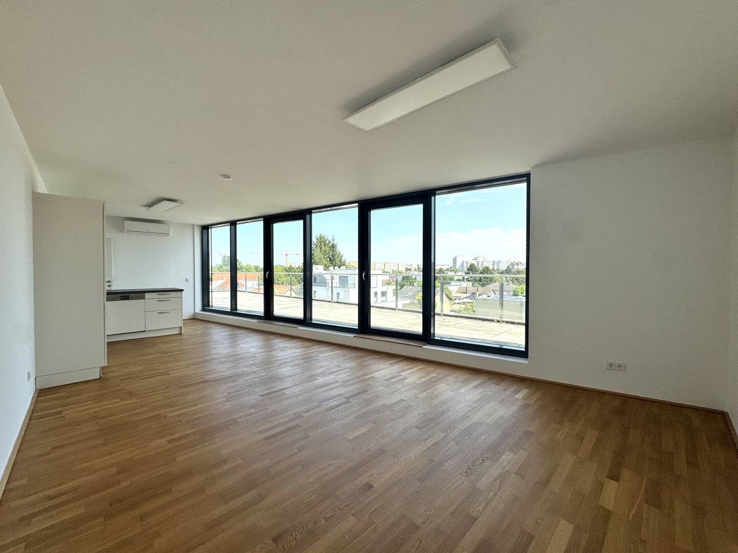 Terrassentraum zwischen Donauzentrum und Alter Donau - 3-Zimmer inkl. Klimaanlage und Einbauküche -