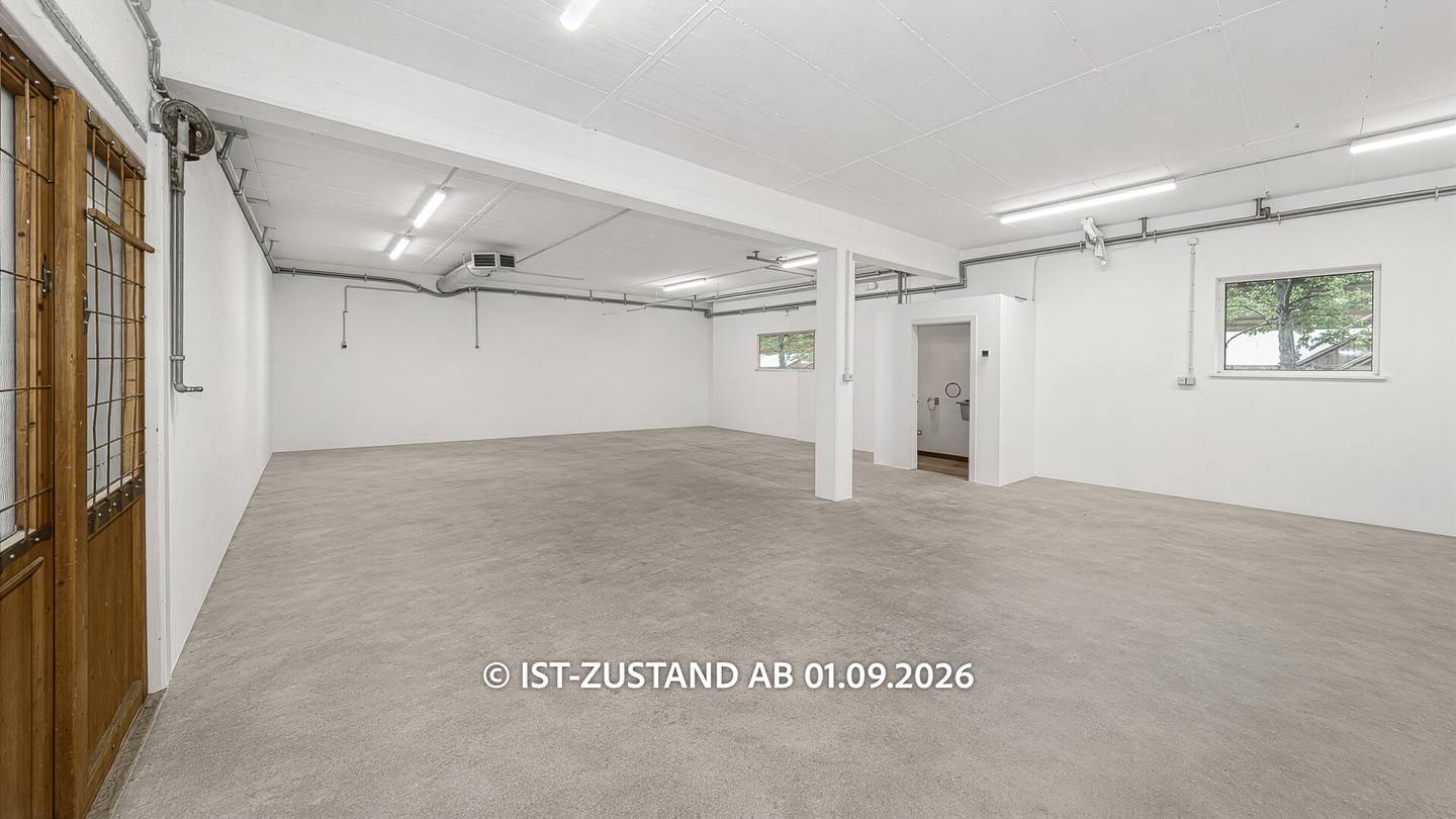 Central storage hall with three parking spaces Apartment