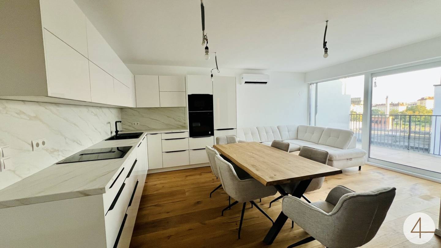 First occupancy · U6 within walking distance · 3-room attic apartment · partly furnished · terrace with city and distant view · air conditioning
