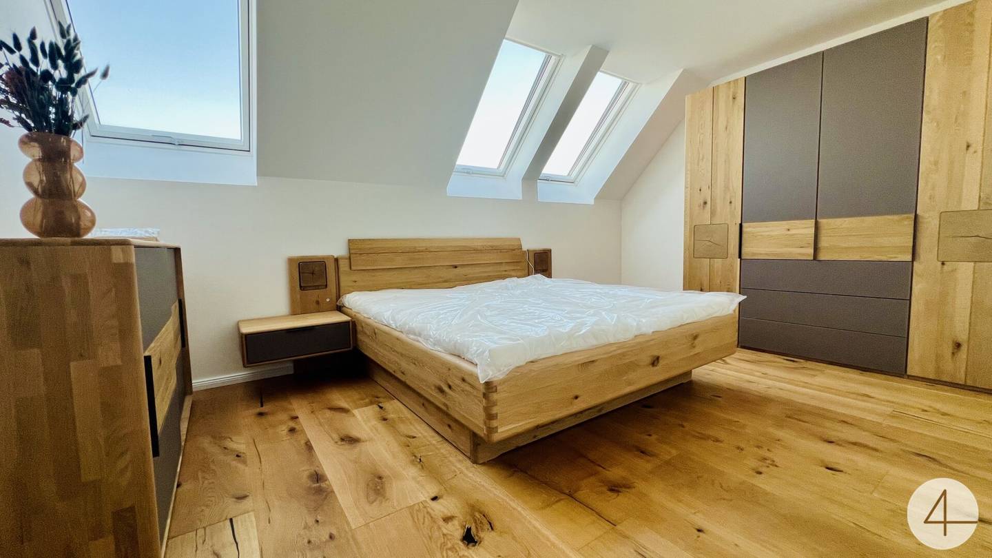 First occupancy · U6 within walking distance · 3-room attic apartment · partly furnished · terrace with city and distant view · air conditioning