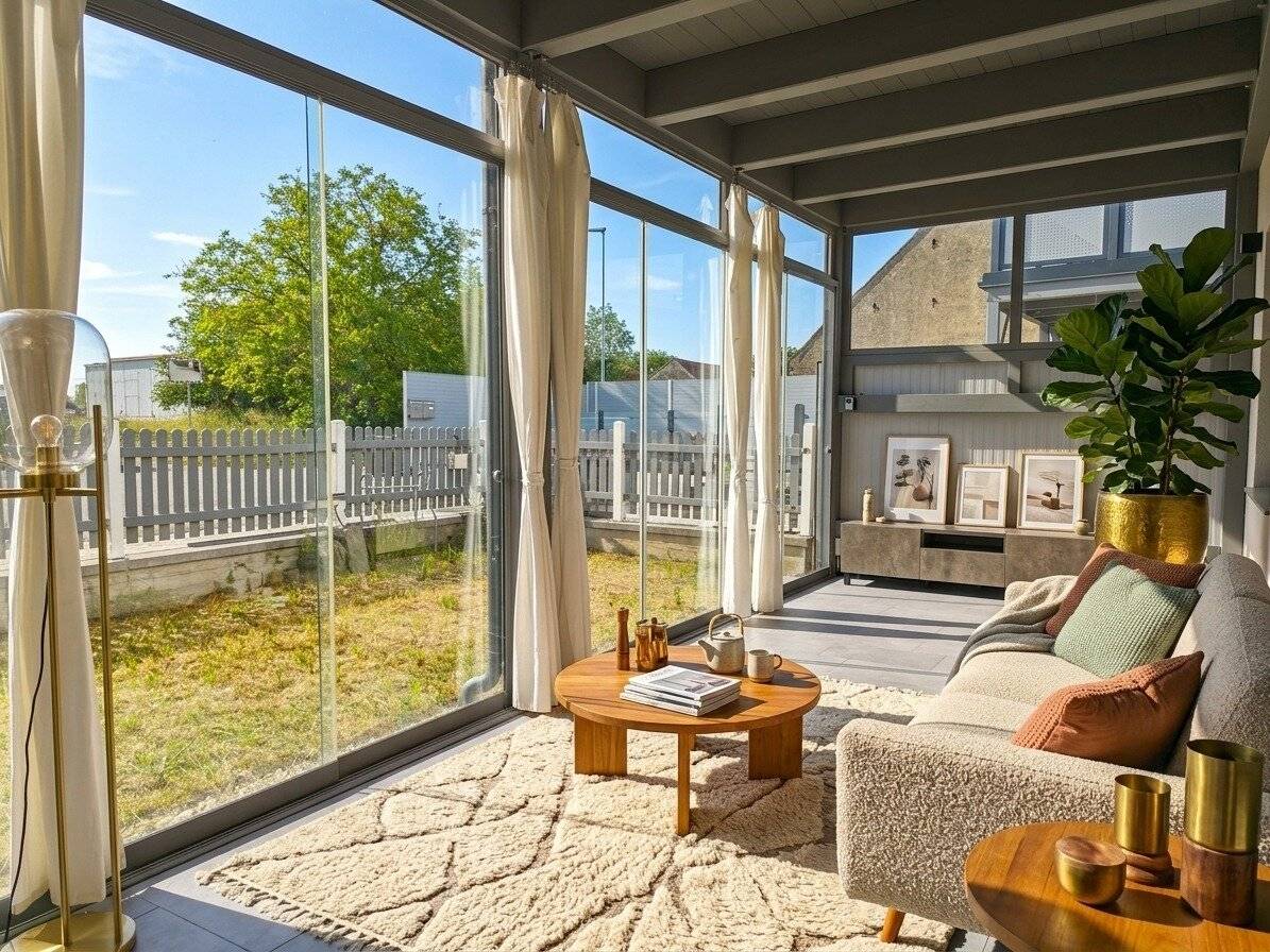 Innovative energy self-sufficient home in the green