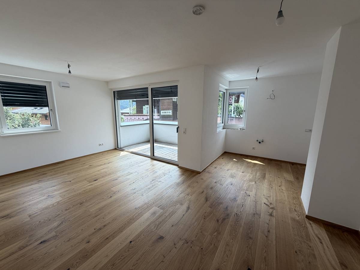 Bright apartment with balcony and open living kitchen