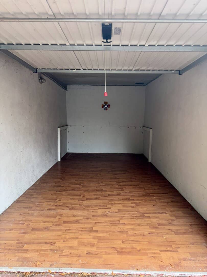 Garage with electricity meter in 2602 Blumau-Neurißhof