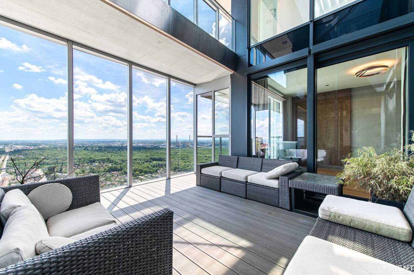 Exclusive Penthouse in Marina Tower with Danube Panorama