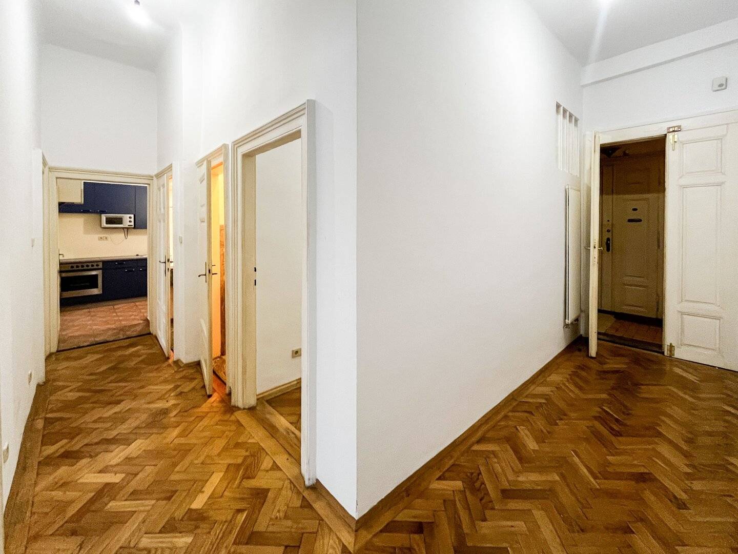 Classic Old Building Apartment