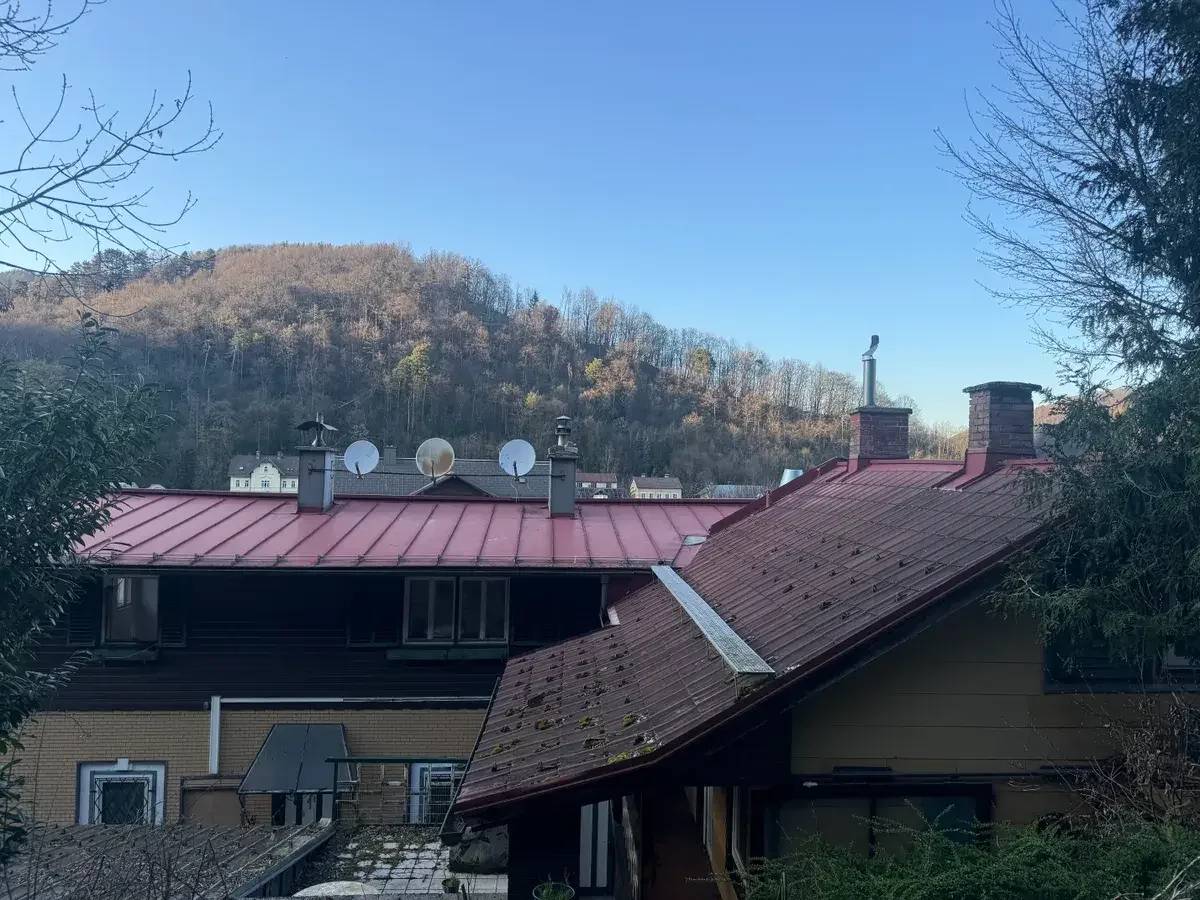 *** ZENTRAL GELEGENE WOHNUNG *** BHF VOR DER TÜR ***