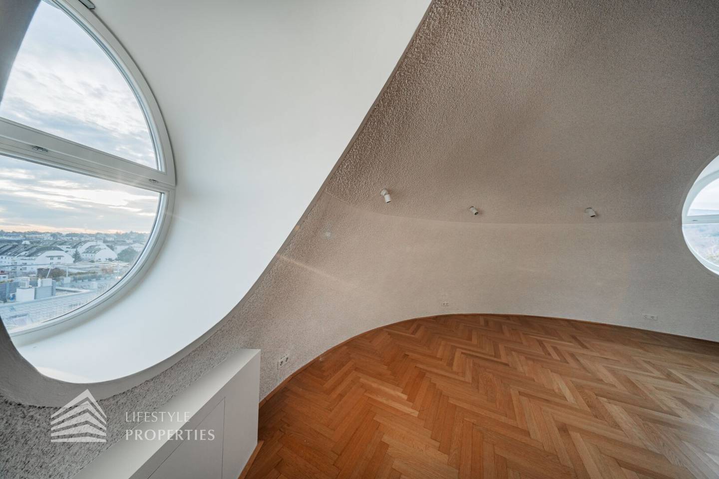 Unique 7 room apartment with terrace in prime location, first occupancy
