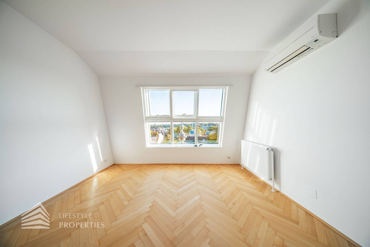 Unique 7 room apartment with terrace in prime location, first occupancy