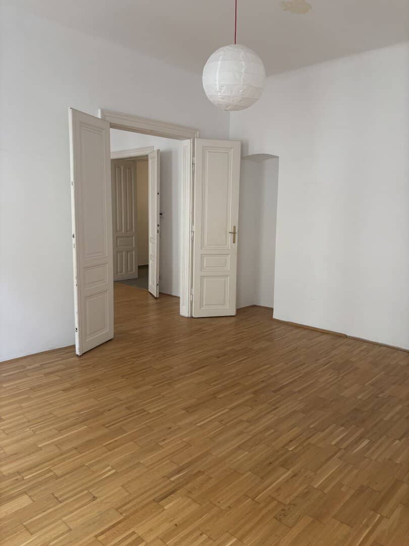 Sunny period apartment 66 m² in prime location 1090 Vienna