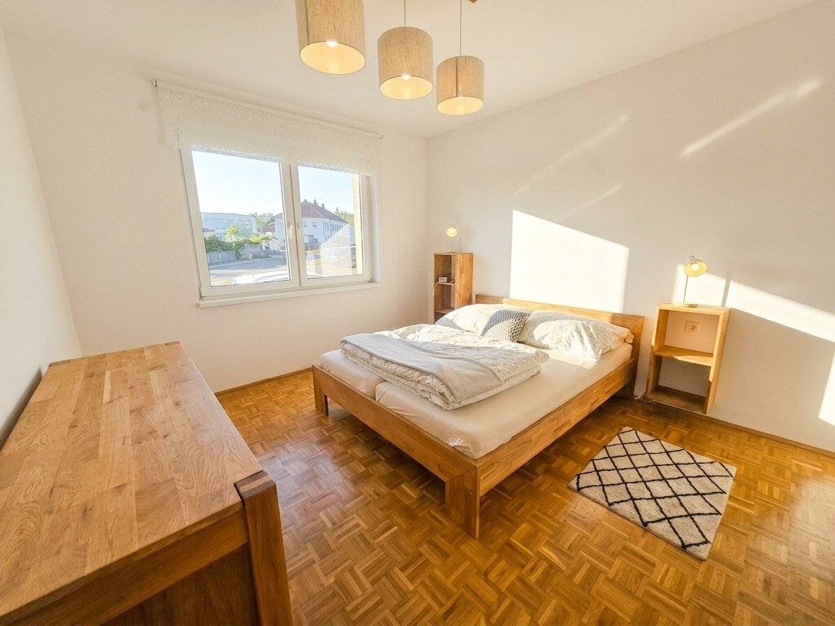Well-kept bright 2-room apartment with balcony, parking space, air conditioning and cellar compartment - Mühlgasse