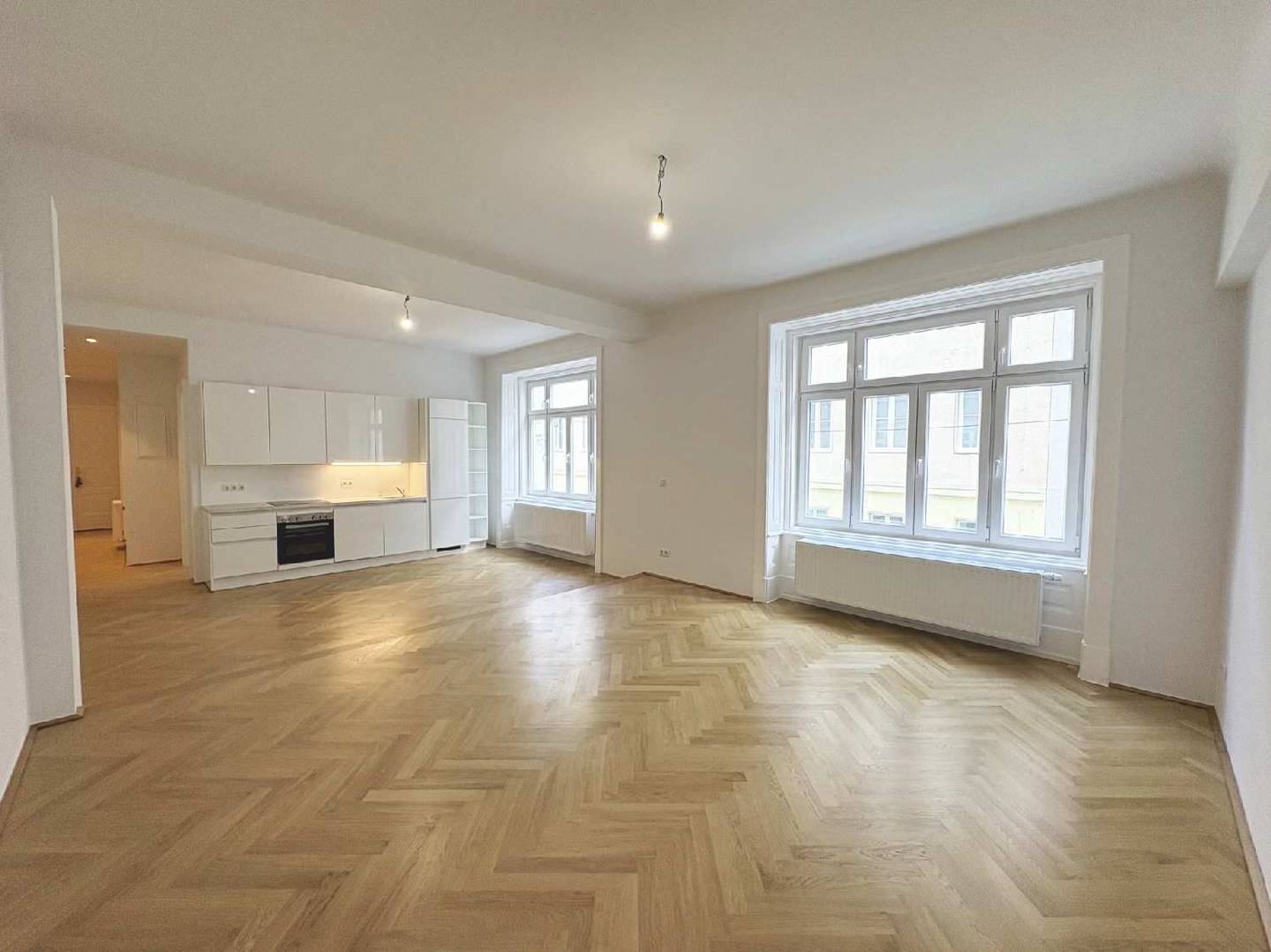 First occupancy after renovation bright apartment near the Old AKH