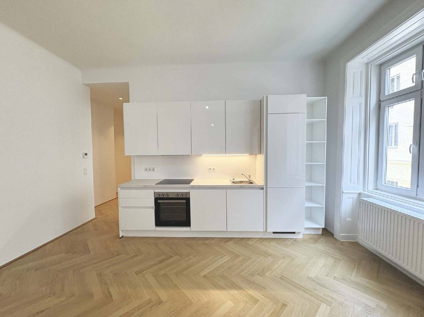 First occupancy after renovation bright apartment near the Old AKH