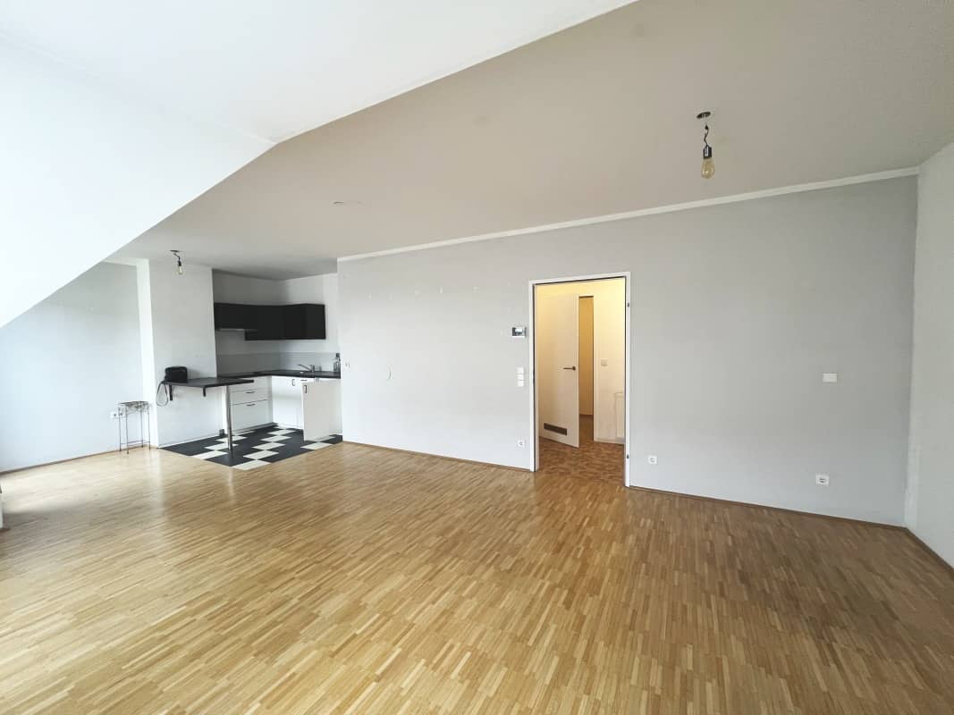 Dachgeschosswohnung mit Freifläche und Aufzug
