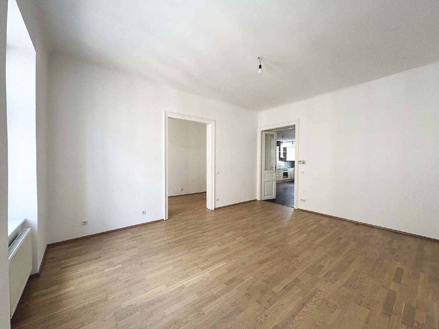 Bright apartment near Augarten with lift and fitted kitchen
