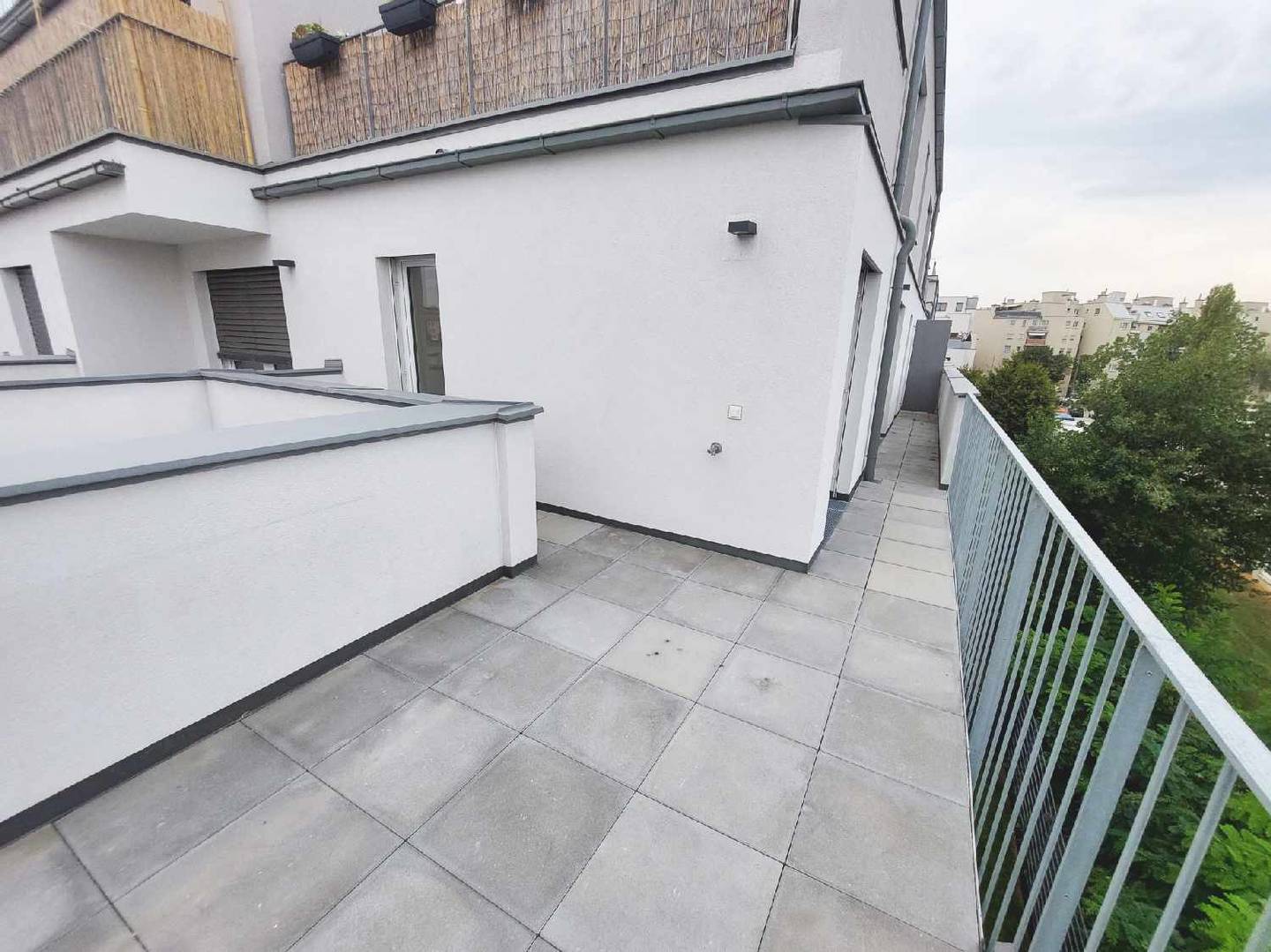 Bright penthouse with terrace and green view