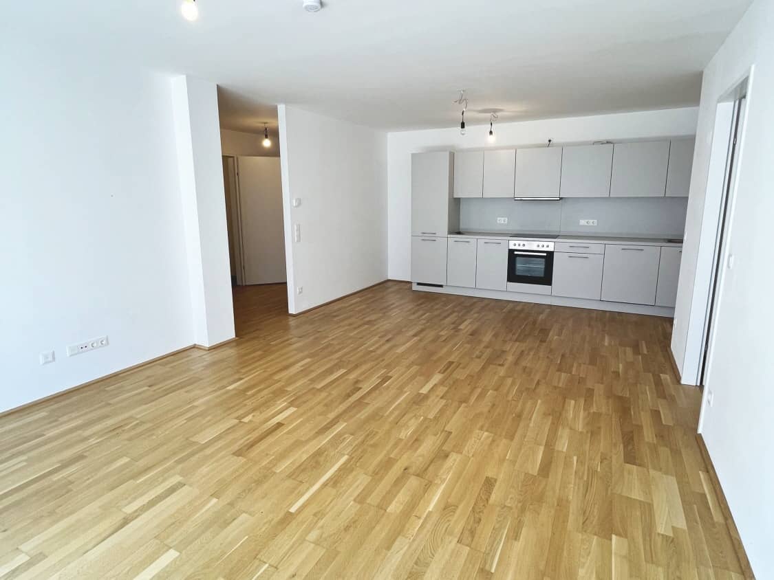 Bright apartment with balcony and efficient ceiling cooling