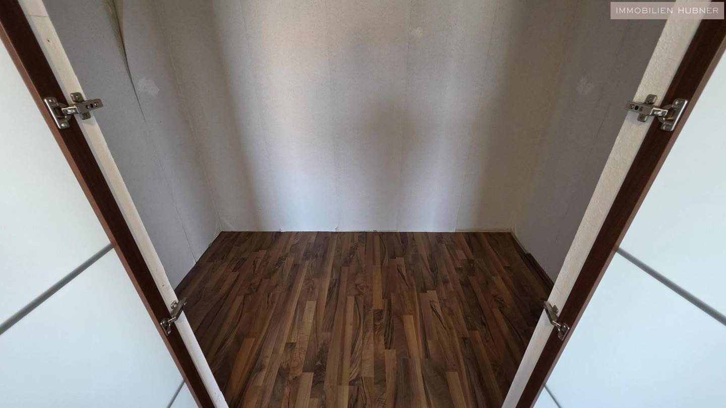 Wohnung mit großer Loggia in U6 Nähe