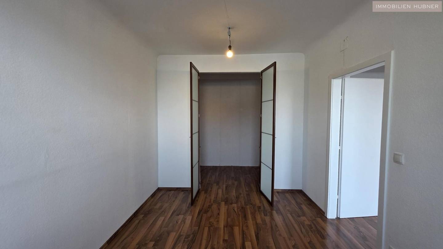 Wohnung mit großer Loggia in U6 Nähe