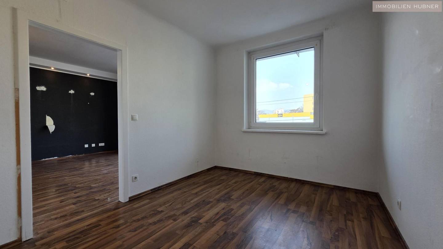 Wohnung mit großer Loggia in U6 Nähe