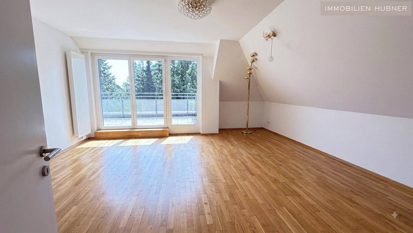 Top floor Dachgeschosswohnung with large terrace and quiet courtyard