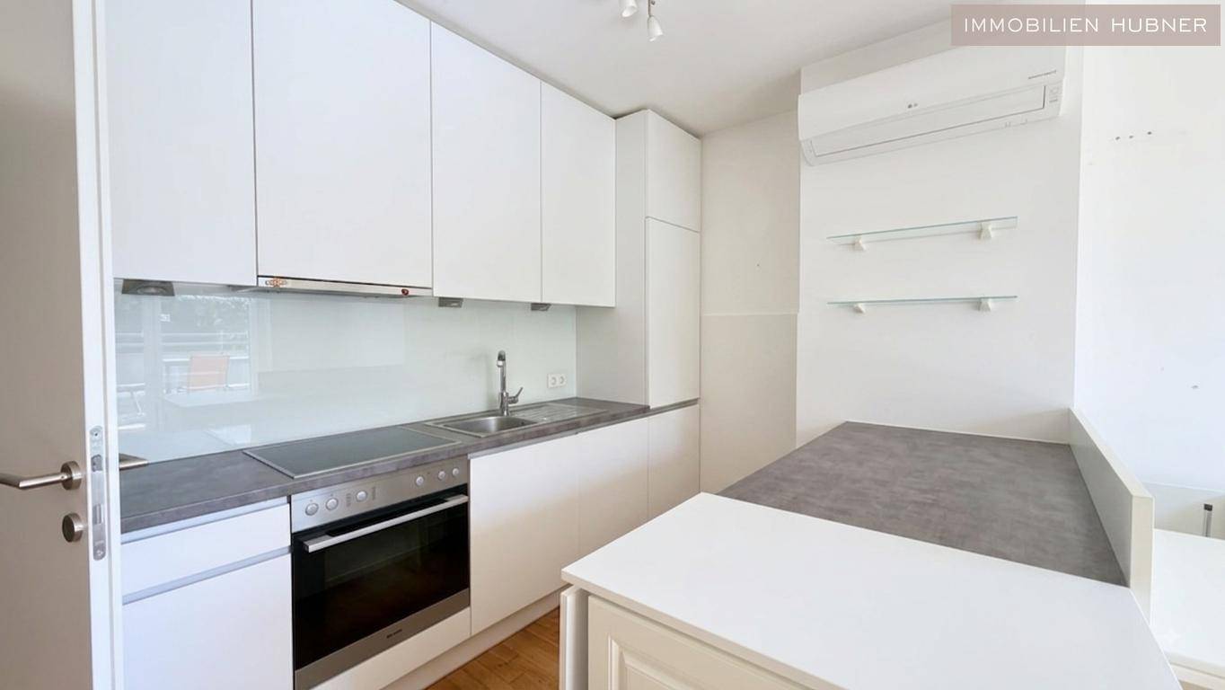 Top floor Dachgeschosswohnung with large terrace and quiet courtyard