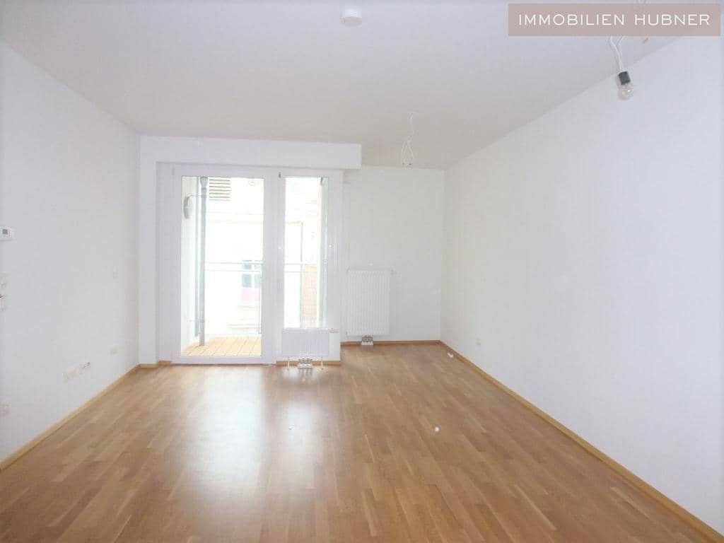 Bright apartment with south facing loggia