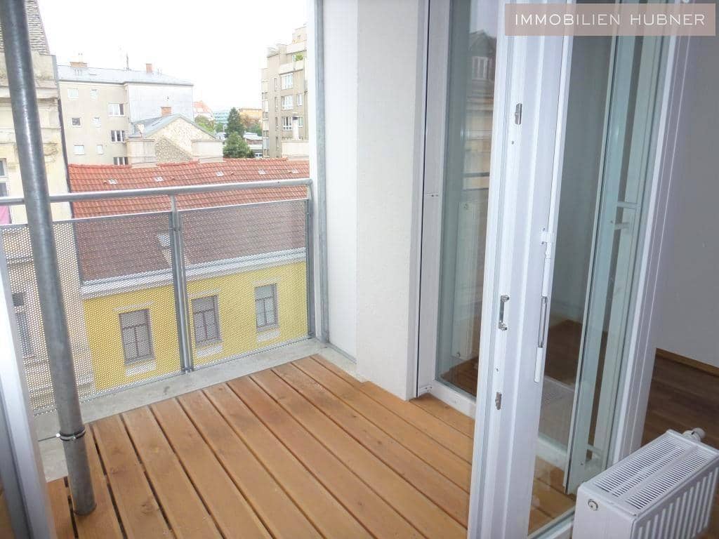 Bright apartment with south facing loggia