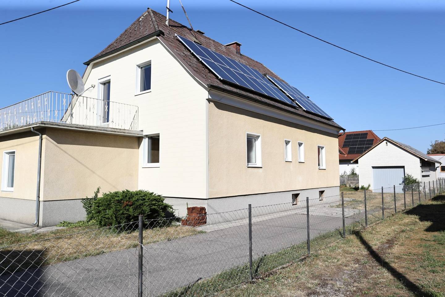Sonnige Gartenlage auf großem Grundstück Familienwohnung