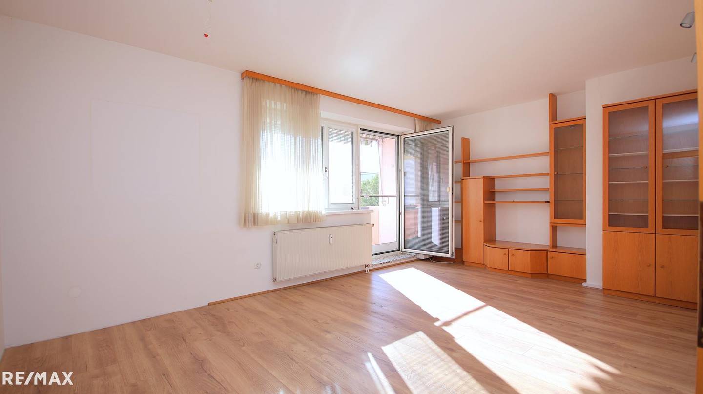 Sonnige Wohnung mit Loggia und Tiefgaragenplatz