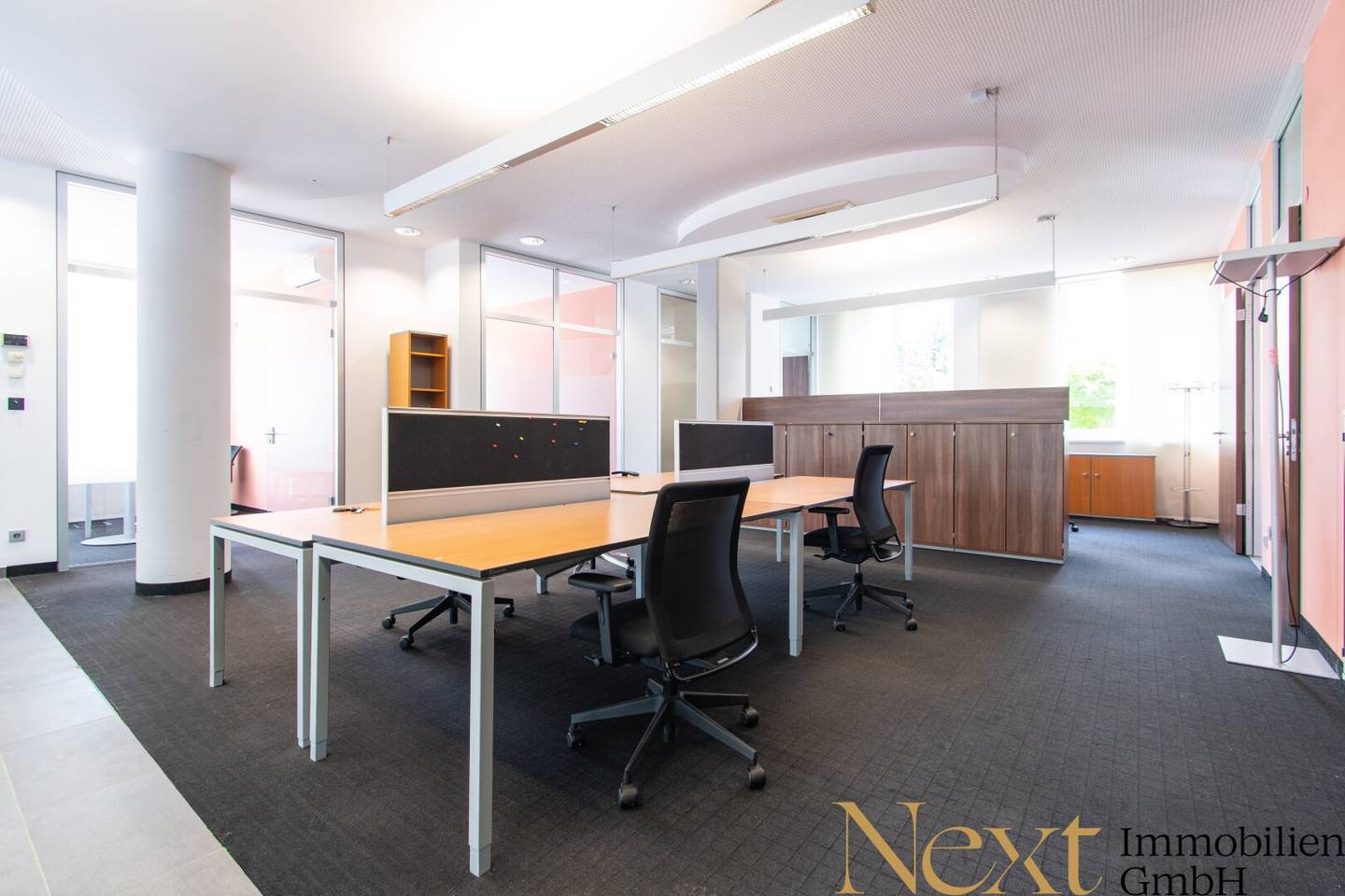 Commission-free Modern office, retail and practice space for rent in central Linz location