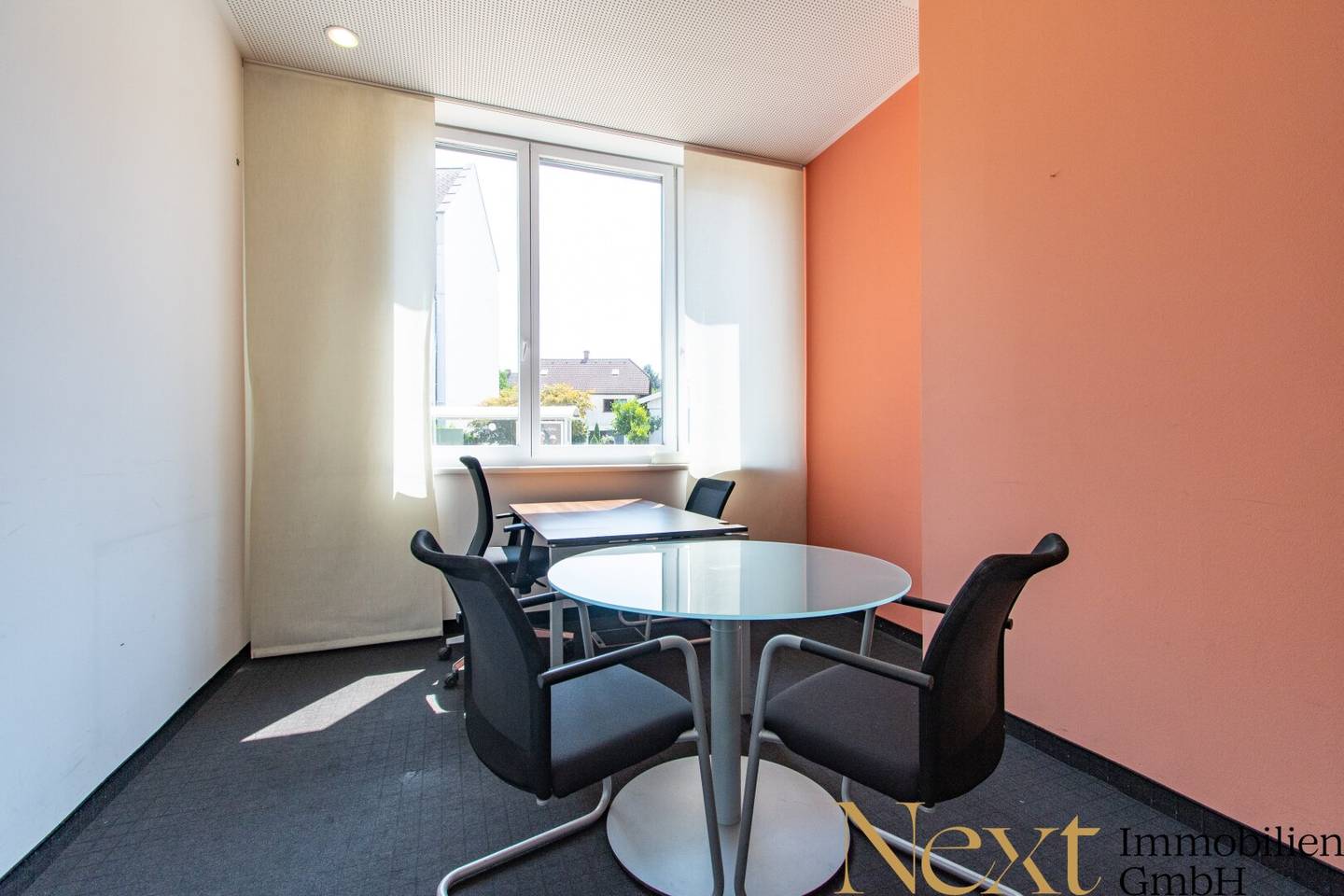 Commission-free Modern office, retail and practice space for rent in central Linz location