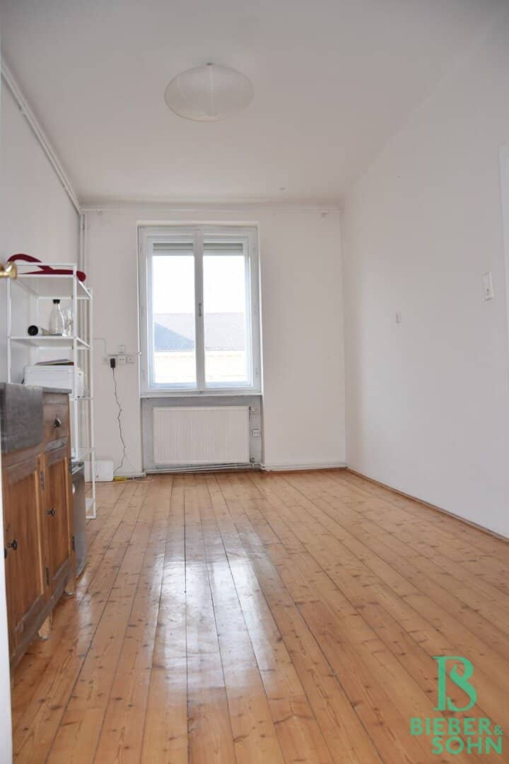 Sunny 2-room apartment ideal also as office or practice near the center