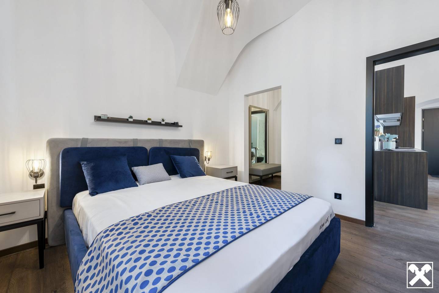 Denkmalgeschützte Wohnung mit SieMatic Küche in Prachtbau