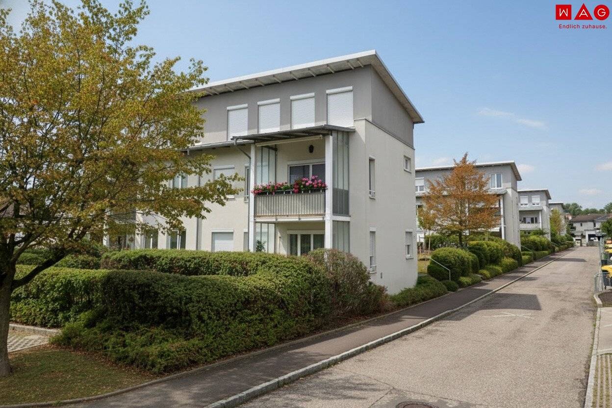 Modern, bright medical office office retail space in the sought after Wohnpark in Haid Ansfelden available immediately