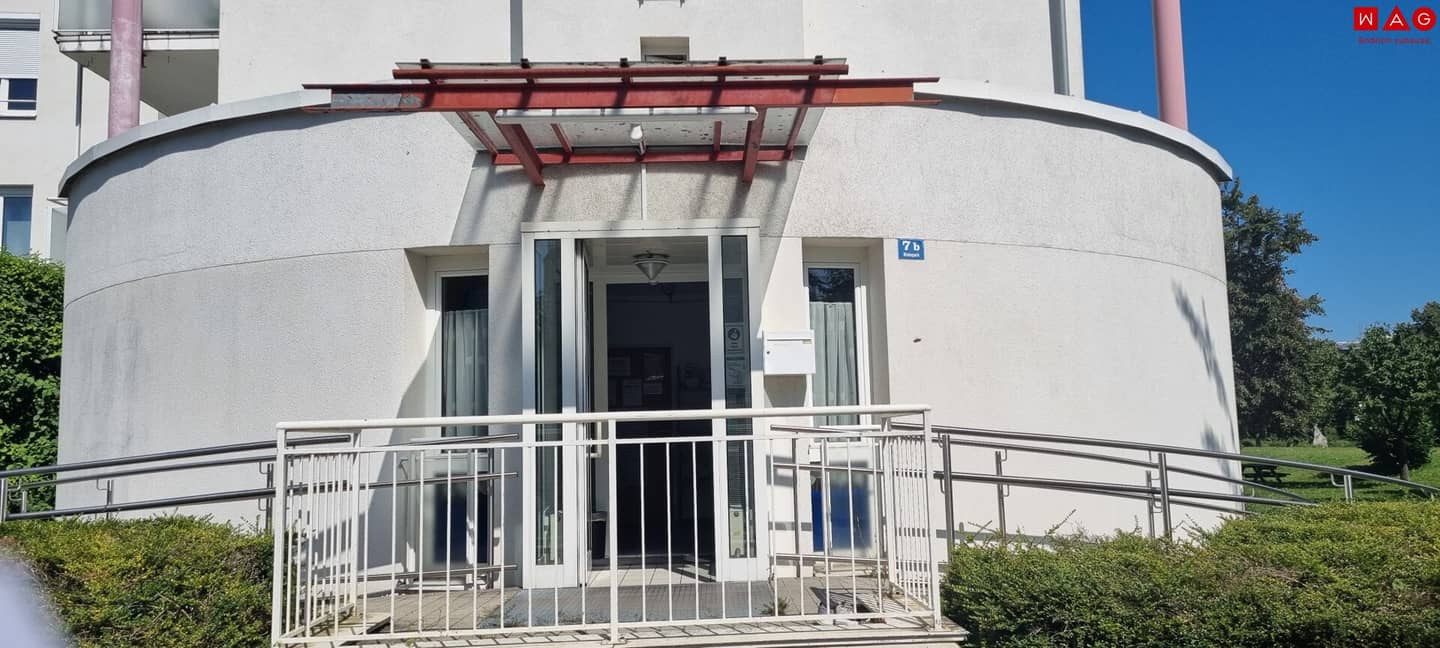 Modern, bright medical office office retail space in the sought after Wohnpark in Haid Ansfelden available immediately