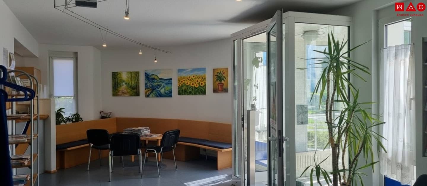 Modern, bright medical office office retail space in the sought after Wohnpark in Haid Ansfelden available immediately