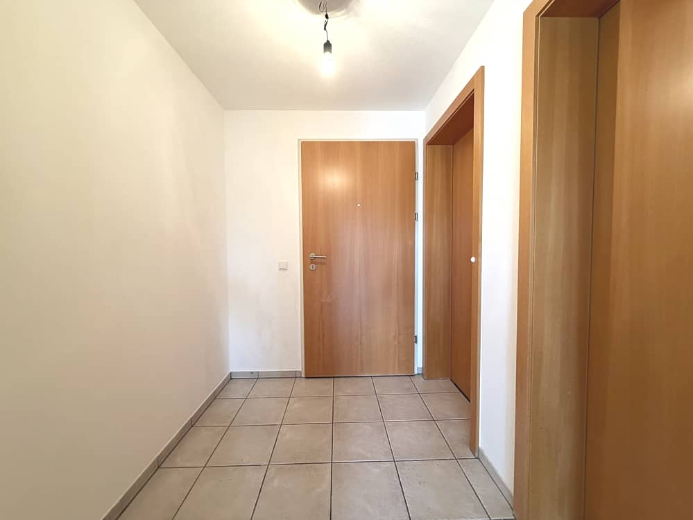 Bright Wohnung with balcony and carport