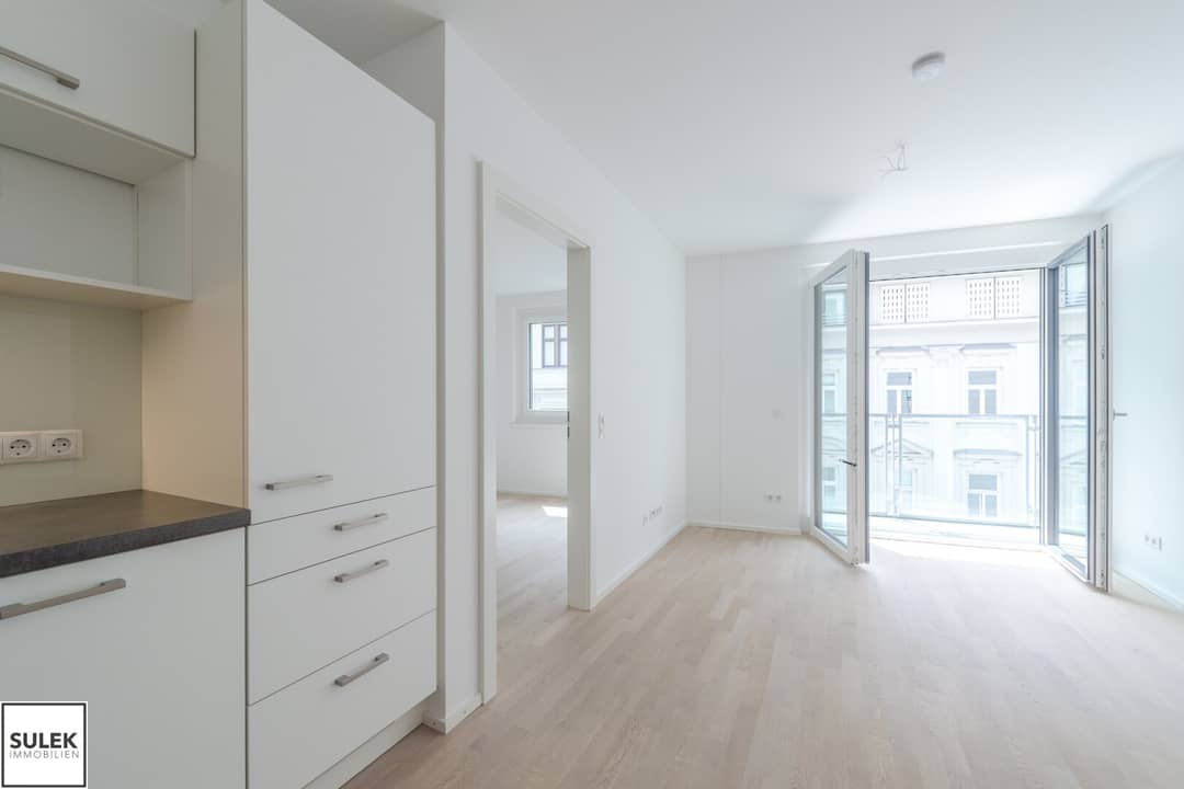 Moderne Wohnung mit Loggia und Aufzug im Neubau