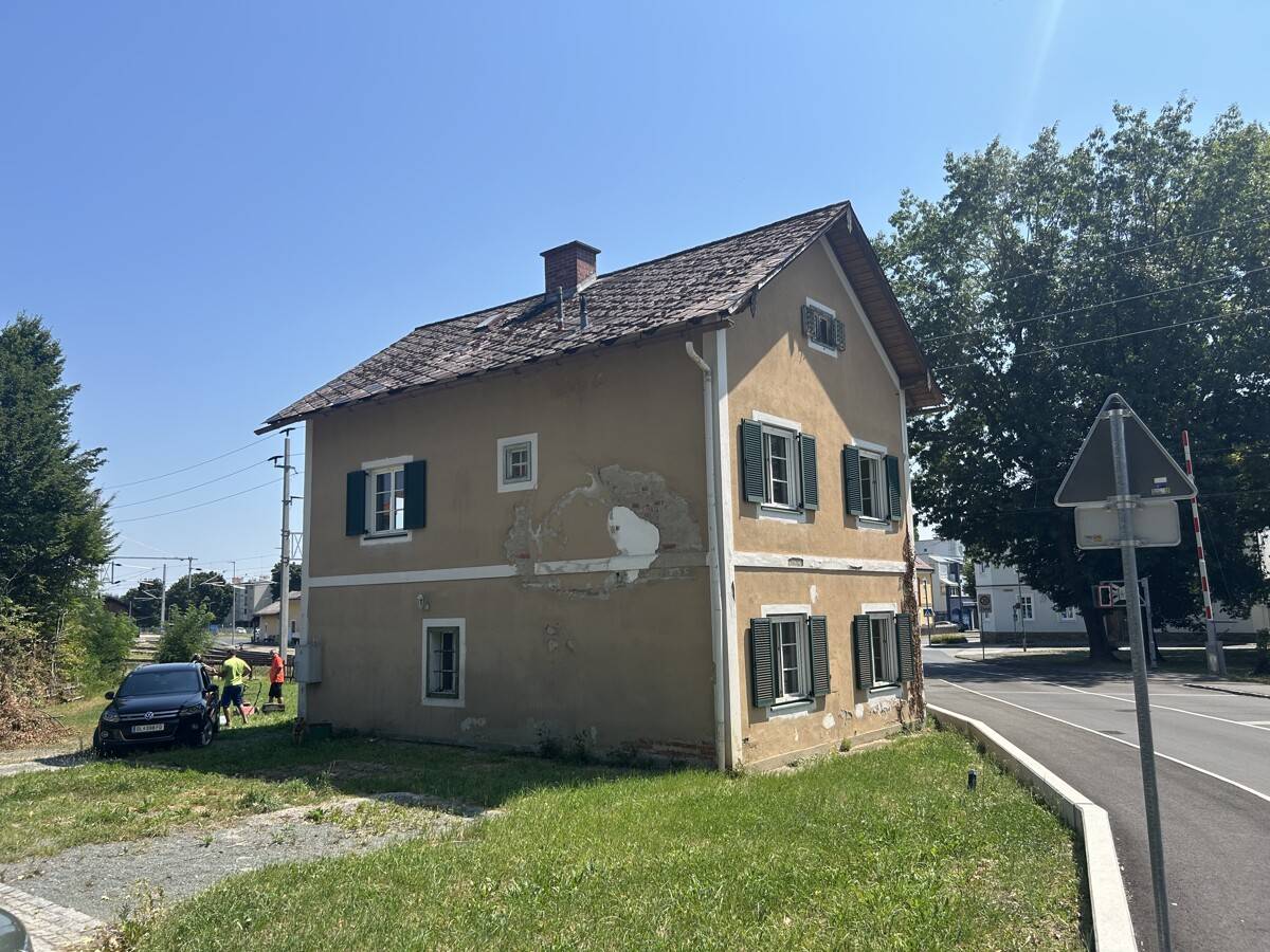 Historisches Wärterhaus neben Bahnhof mit Neubaupotenzial Wohnung