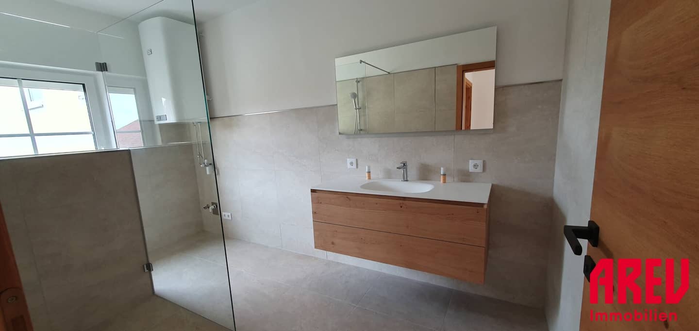 Charming 2-room apartment with balcony in Höhnhart