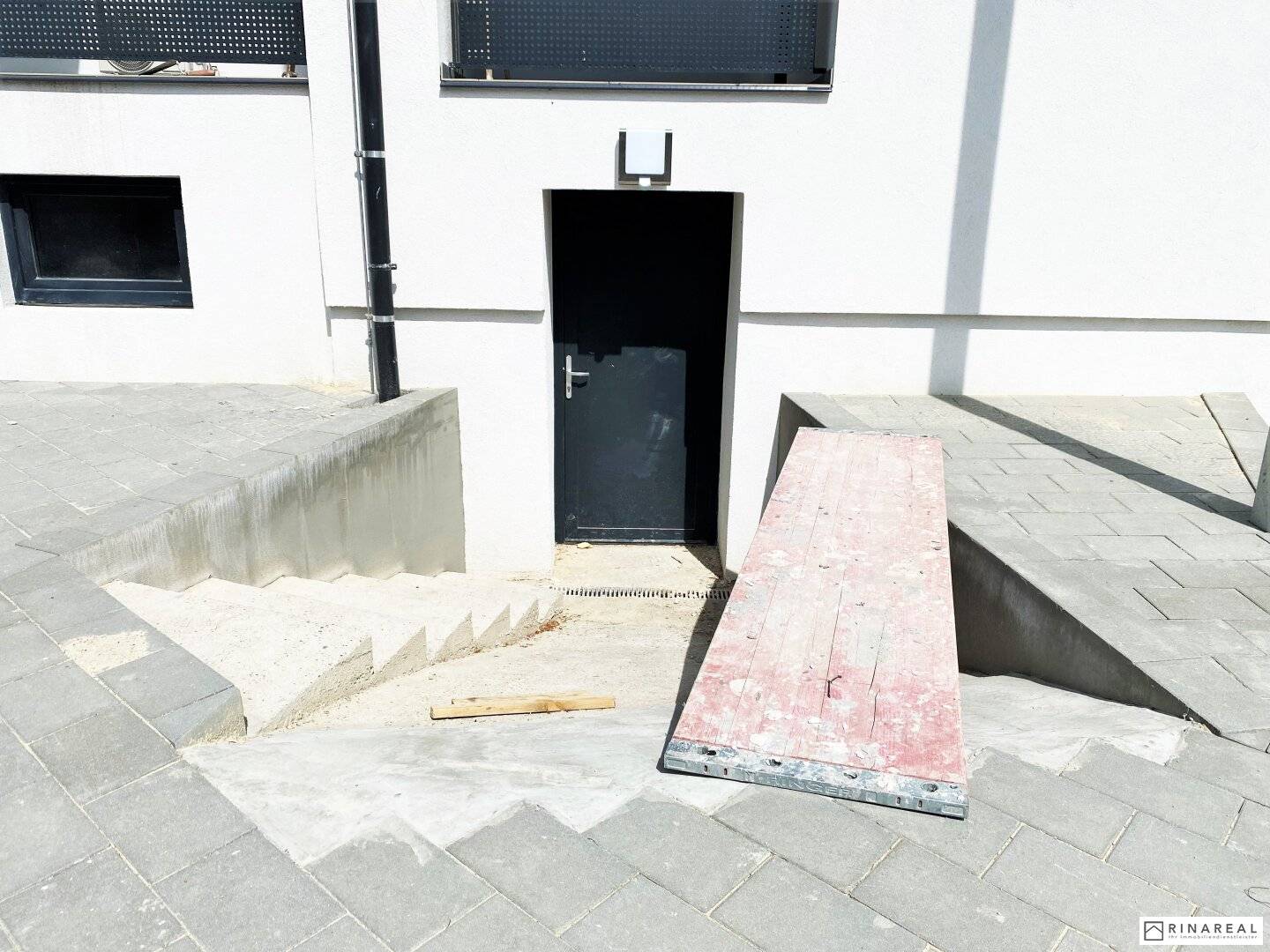 HAUPTSTRASSE | Basement commercial unit / storage / warehouse