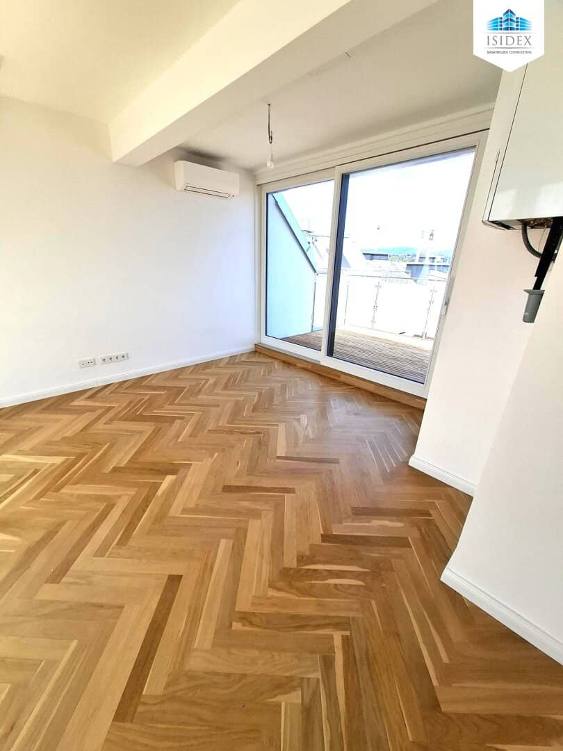 Delightful Attic Maisonette with 2 Terraces