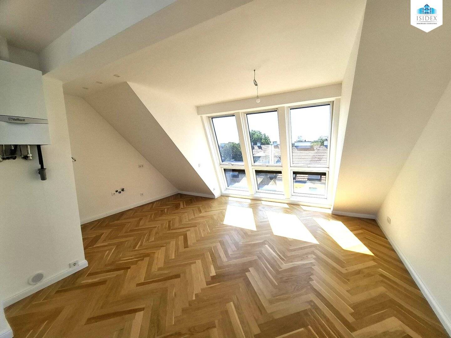 Delightful Attic Maisonette with 2 Terraces