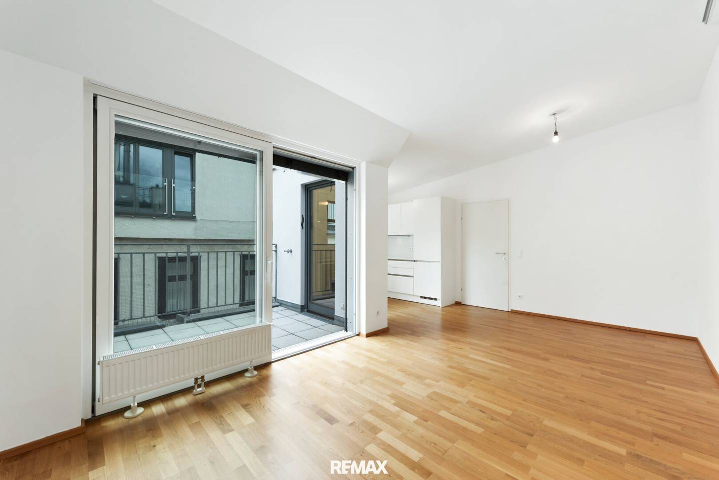 3-room attic apartment with terraces in prime location of the 9th district