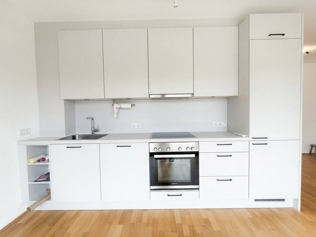 3-room attic apartment in quiet location with spacious terrace and air conditioning
