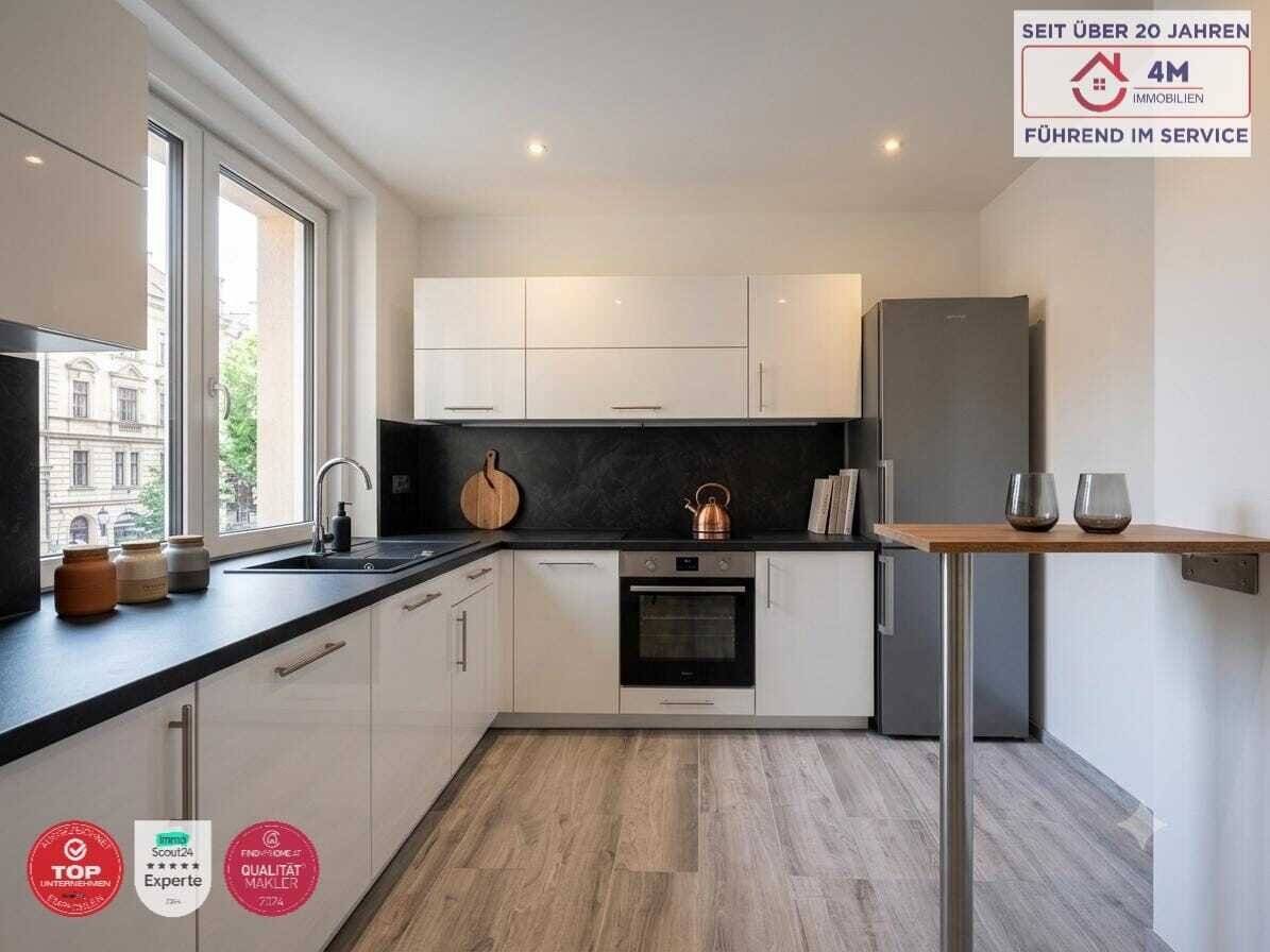 TOP-INVESTMENT (55 m²) nahe U1: Vollsanierter Erstbezugs-Traum im 3. Liftstock – Moderne Wohnküche, Parkblick &amp; getrennt begehbare Zimmer!
