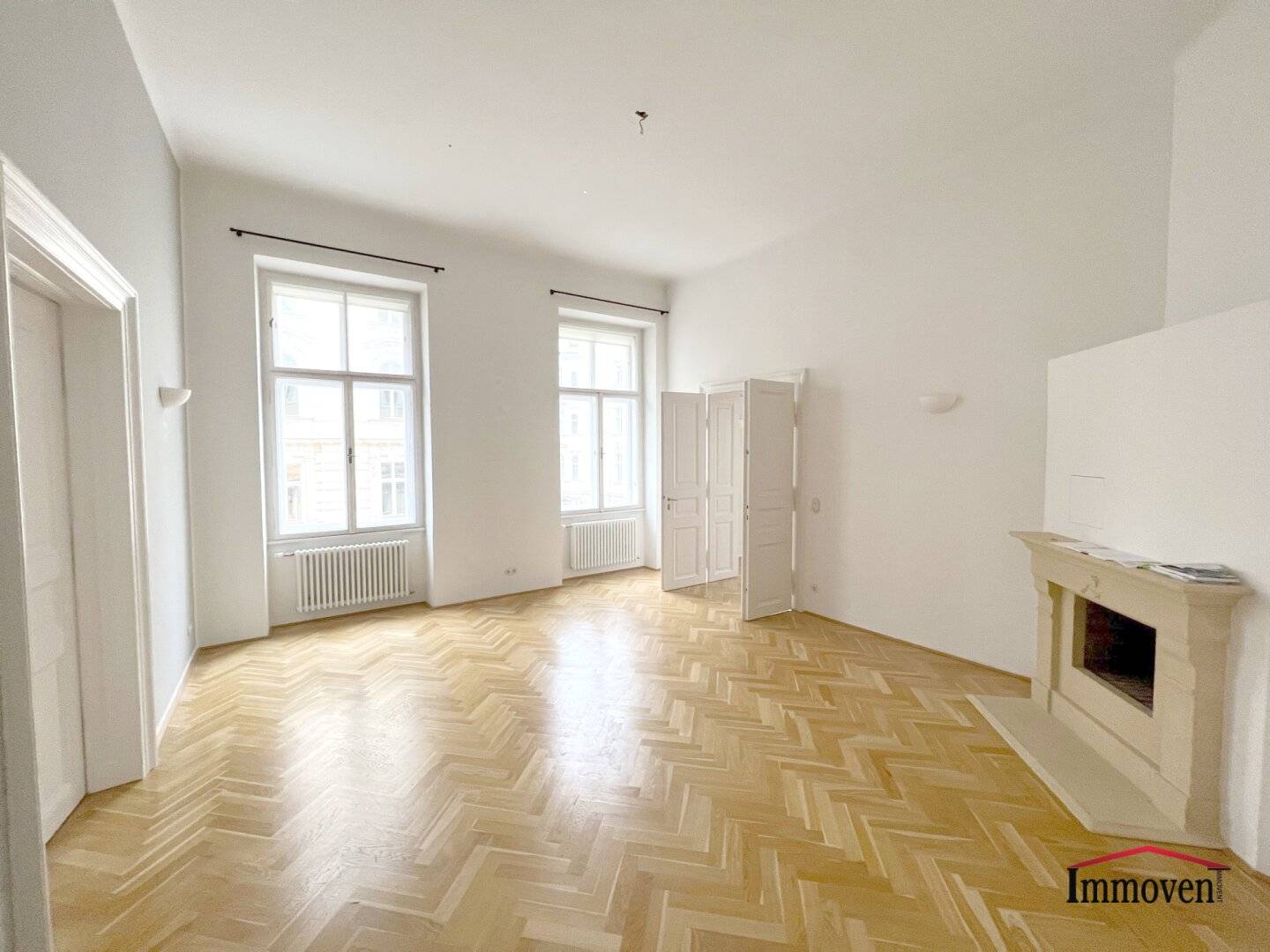 PRIME LOCATION - Charming 4-room apartment with balcony - Near Votivkirche