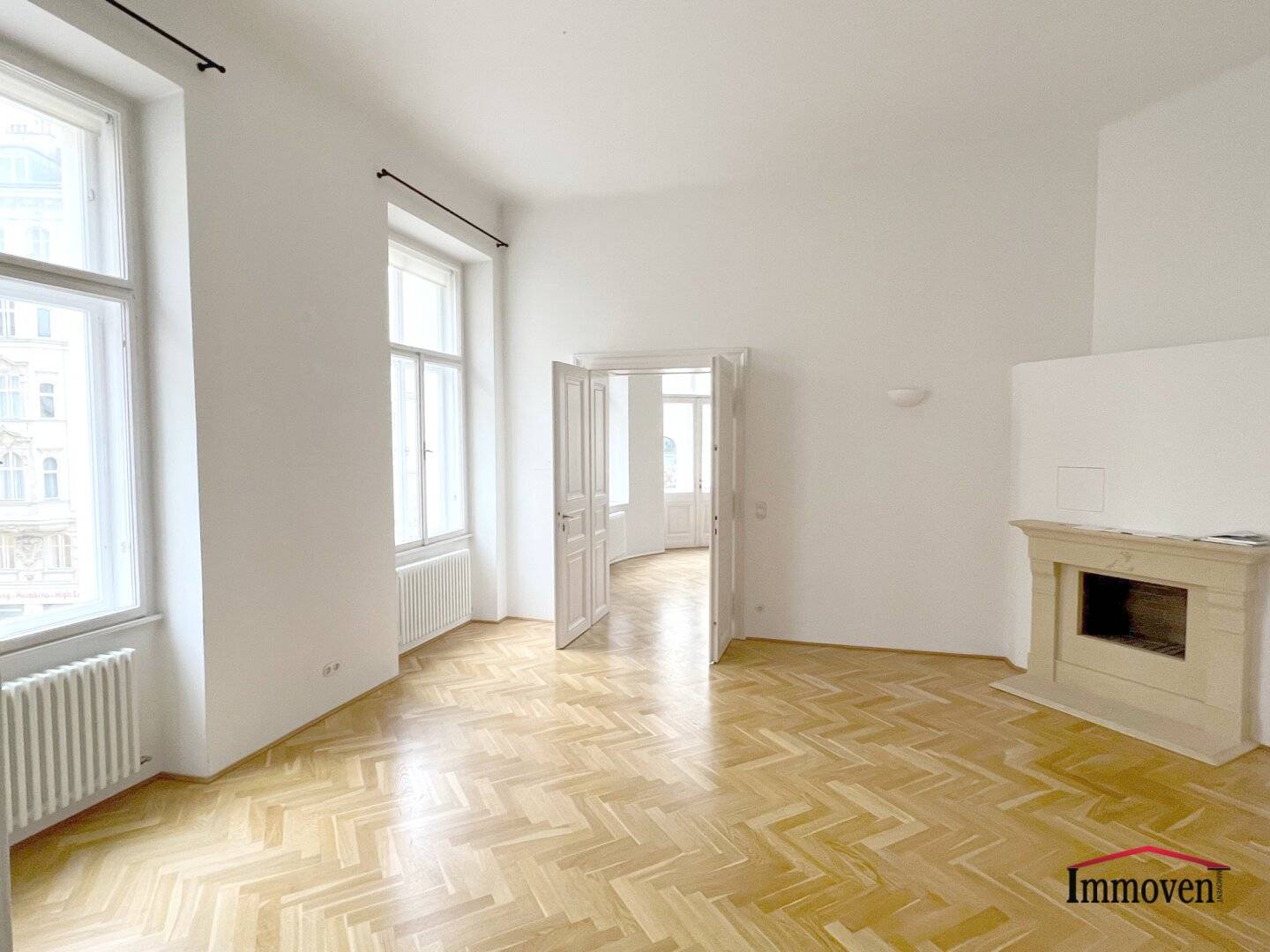 PRIME LOCATION - Charming 4-room apartment with balcony - Near Votivkirche
