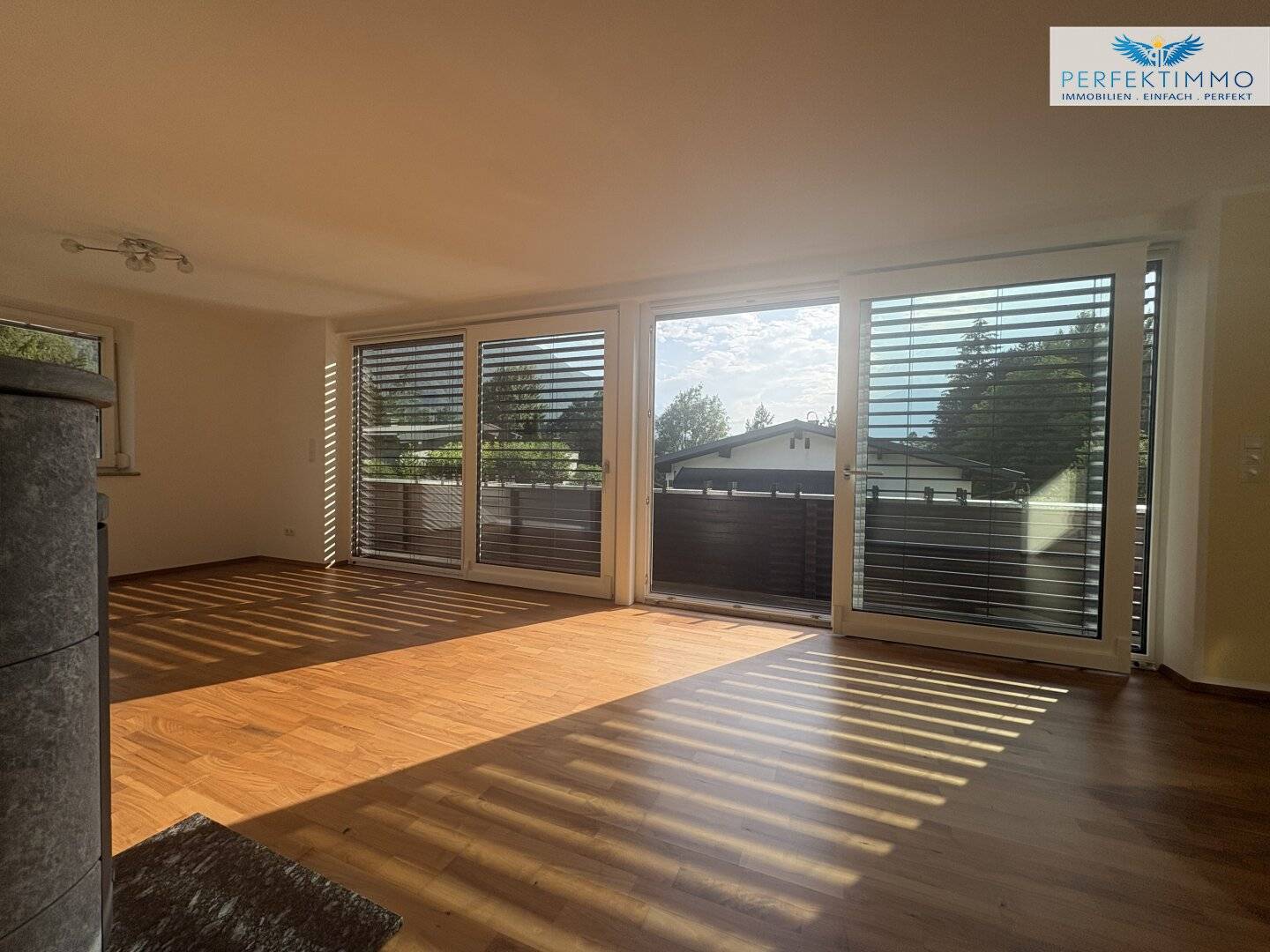 Very large, comfortable 2-room apartment with garage parking space