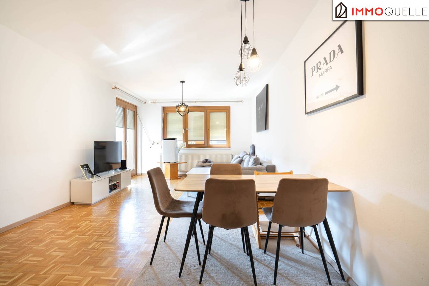 Sunny living with green view - Light-filled three-room apartment with sunny south loggia, green view and cozy layout in Piberbach
